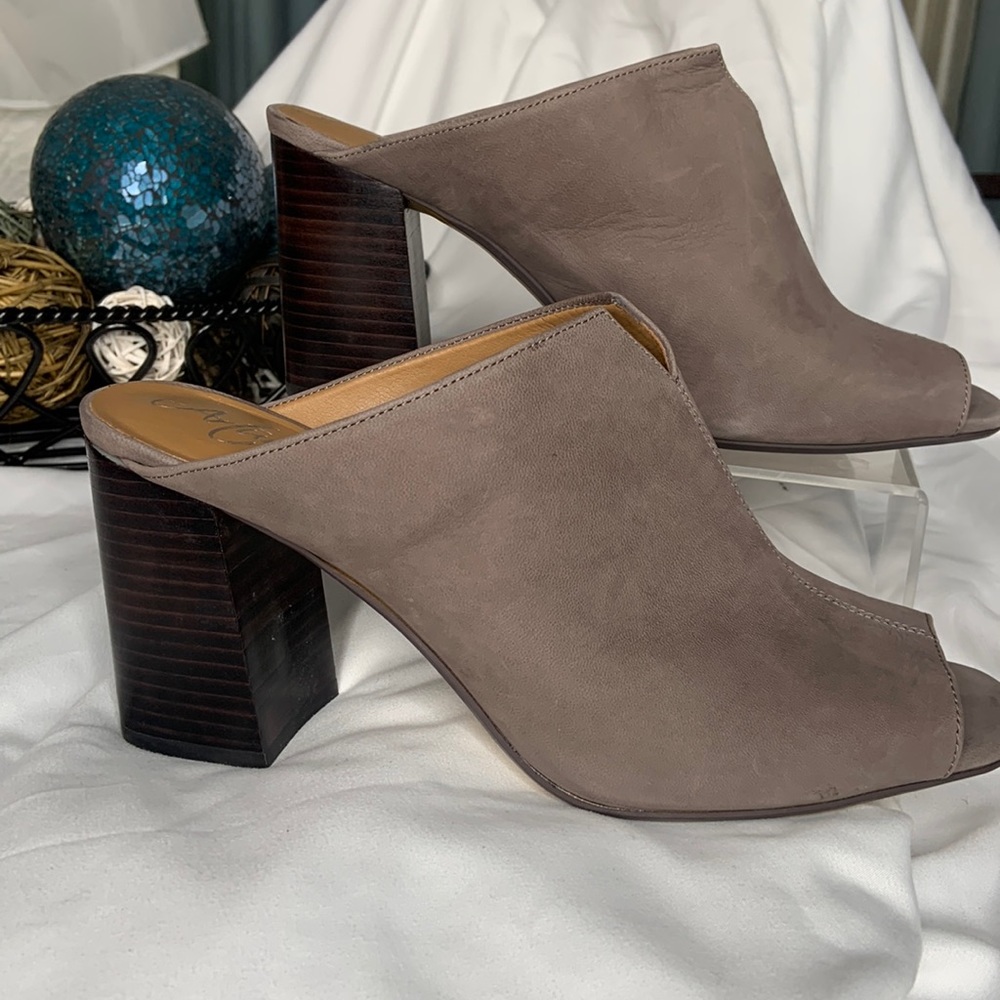 Arturo Chiang At-Jerri Women Suede Taupe Open Toe Slide Heeled Mule size 10